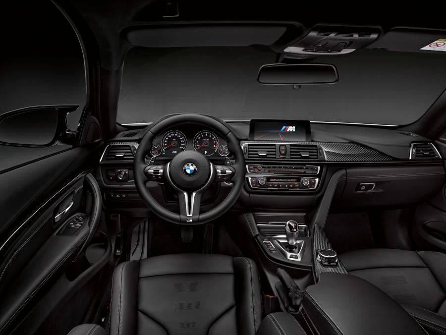 Интерьер BMW M4 Coupe Competition Package 2016 года  (фото 29 из 29)